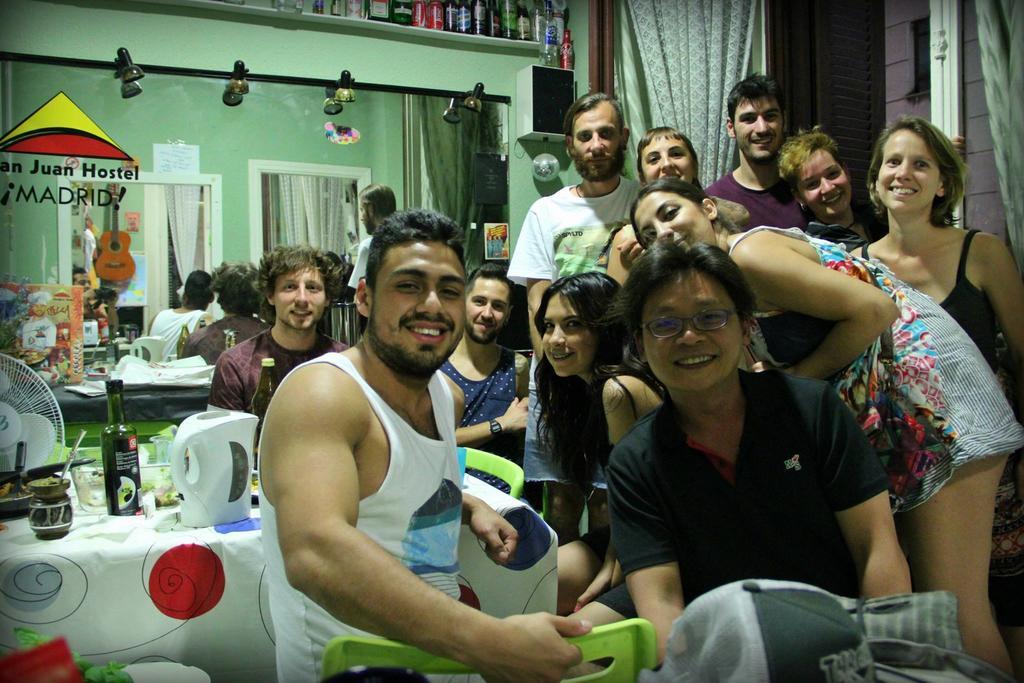 San Juan Hostel Мадрид Екстериор снимка
